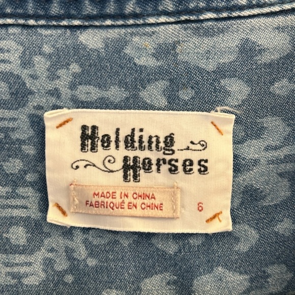Holding Horses Chambray Damask Print Long Sleeve Button Down Top Size Small - Picture 6 of 7